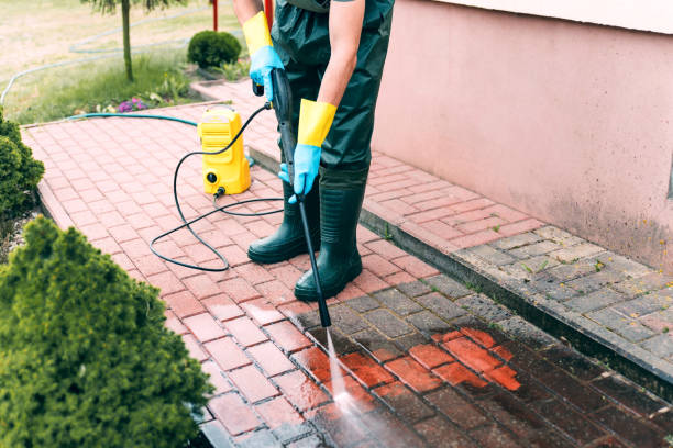 Best Pool Deck Cleaning  in Breckenridge, MN